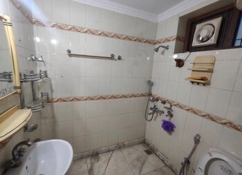 3 BHK Builder Floor for Rent in Tagore Garden, Delhi