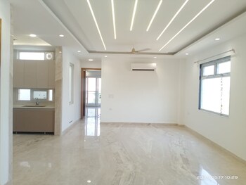 3 BHK Flat for Rent in Freedom Fighters Enclave, Delhi