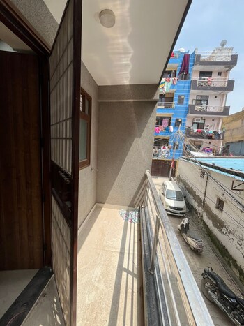 2 BHK Builder Floor for Rent in Chattarpur, Delhi