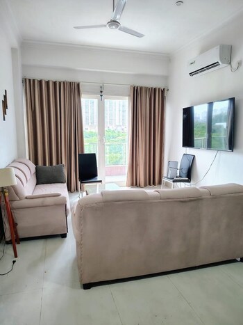 2 BHK Builder Floor for Rent in Sector 105, Noida