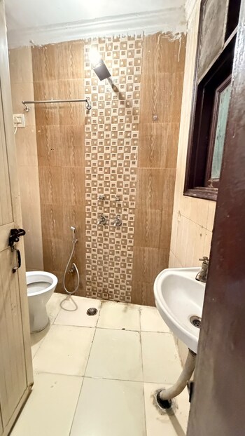 1 RK Builder Floor for Rent in Lado Sarai, Delhi