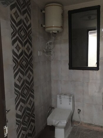 2 BHK Builder Floor for Rent in Chattarpur, Delhi