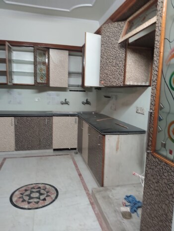 2 BHK Builder Floor for Rent in Sector 41, Noida