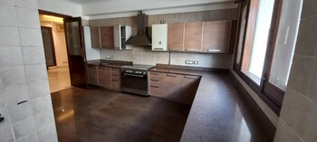 4 BHK Builder Floor for Rent in Vasant Vihar, Delhi