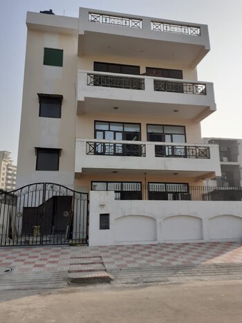 3 BHK Builder Floor for Rent in Sector 42, Gurgaon