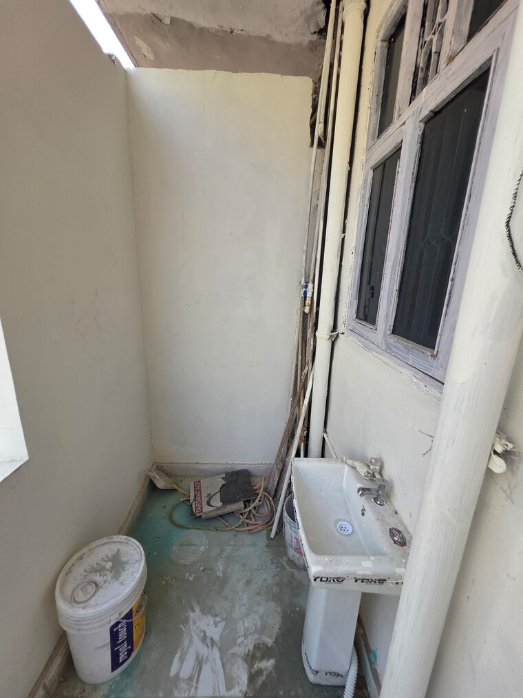 Balcony, shalimar-apartments-shalimar-garden 1.5 Bedroom 600 Sq.Ft. Apartment In Shalimar Garden Ghaziabad 10761515