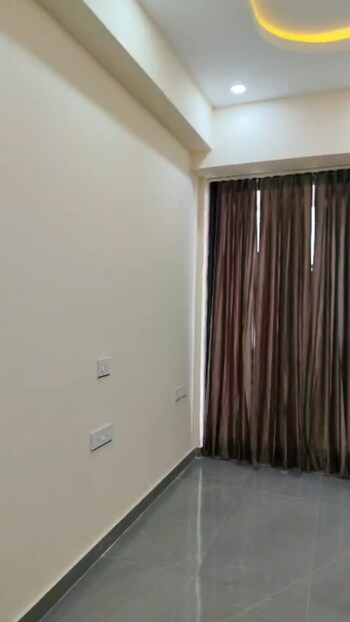 Prateek Grand City