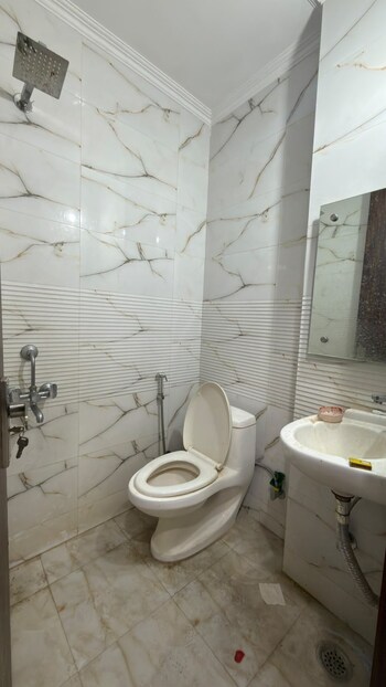 2 BHK House for Rent in Saket, Delhi