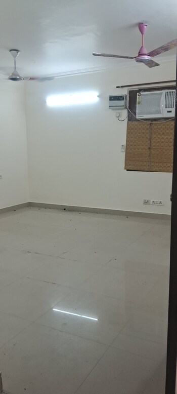 2.5 BHK Flat for Rent in Sarita Vihar, Delhi
