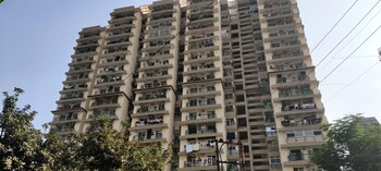 Gaur Grandeur