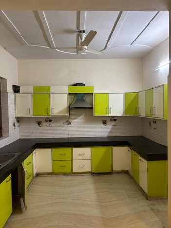 3 BHK Builder Floor for Rent in Palam Vihar, Gurgaon