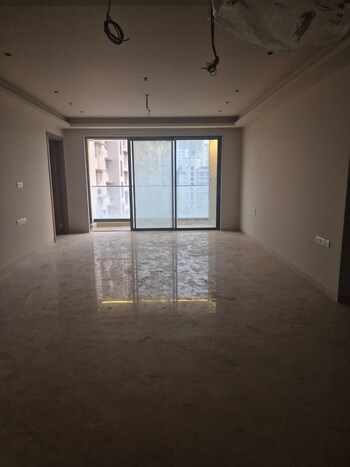 4 BHK Flat for Rent in Mahim West, Mumbai