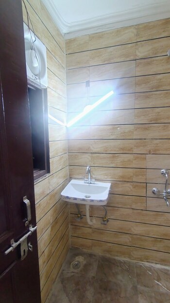 2 BHK Builder Floor for Rent in Neb Sarai, Delhi