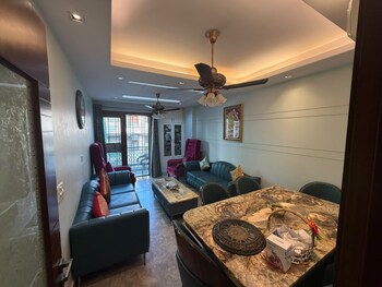 3 BHK Builder Floor for Rent in Sarvapriya Vihar, Delhi