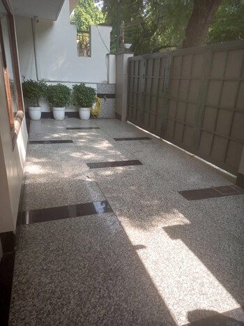 5 BHK Villa for Rent in Safdarjung Development Area, Delhi