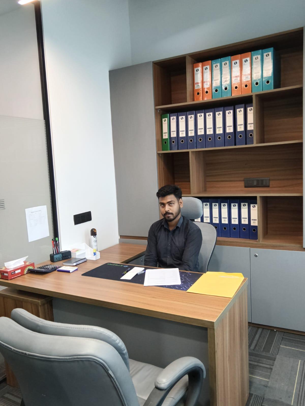 Modular Table Separate Rental Commercial Office Space 1200 Sq.Ft. in Sector 3 Noida - 10770023