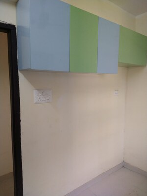 Room in 2 BHK Apartment at Ashish CHS Andheri, Andheri West – for Rent