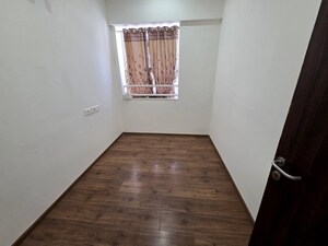 Room in 2.5 BHK Apartment at Lodha Aurum, Kanjurmarg East – for Rent