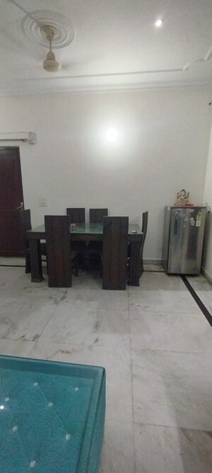 Living Room in 2.5 BHK Builder Floor at Sector 56 – for Rent