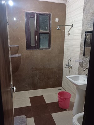 Bathroom in Studio Builder Floor at Sector 39 – for Rent