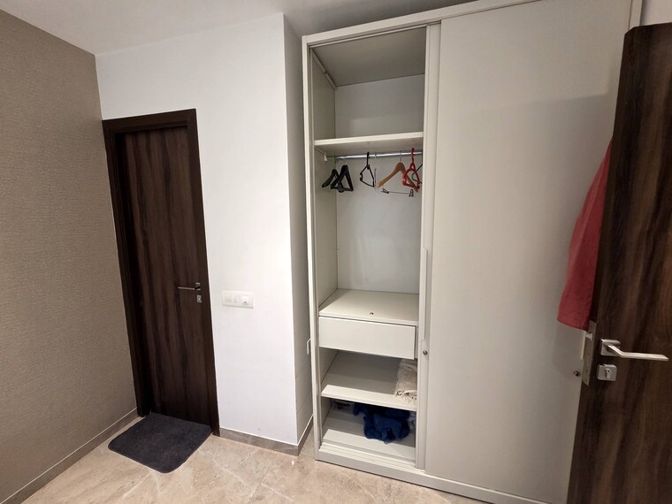 Bathroom, hiranandani-regent-hill 1 Bedroom 379 Sq.Ft. Apartment In Powai Mumbai 10770503