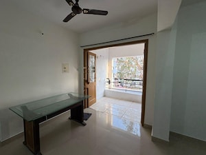 Room in 3 BHK Apartment at Lakshmi Cadillac, Kondapur – for Rent