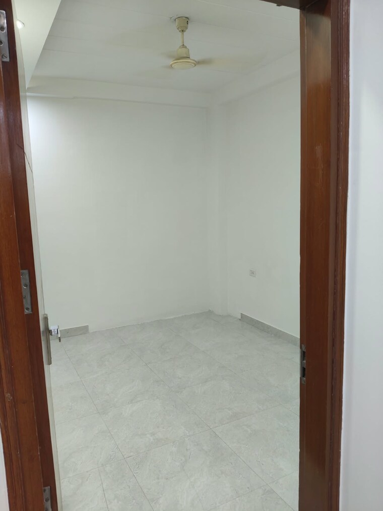 Room, sector 8 dwarka 2 Bedroom 72 Sq.Yd. Builder Floor In Sector 8 Dwarka Delhi 10770518