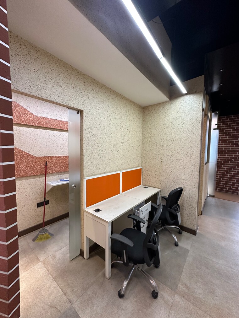 Team Area, suncity-success-tower Commercial Office Space 1400 Sq.Ft. In Sector 65 Gurgaon 10770529