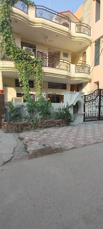3 BHK House for Sale in Sector 8, Faridabad