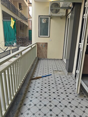 2 BHK Builder Floor for Rent in Sector 52, Gurgaon