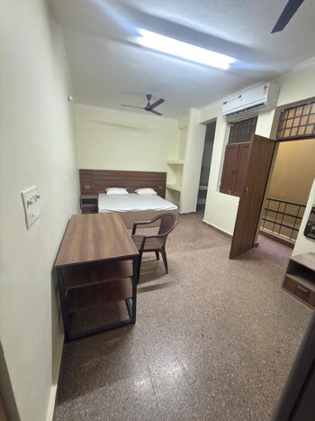 1 RK Builder Floor for Rent in Sector 57, Gurgaon