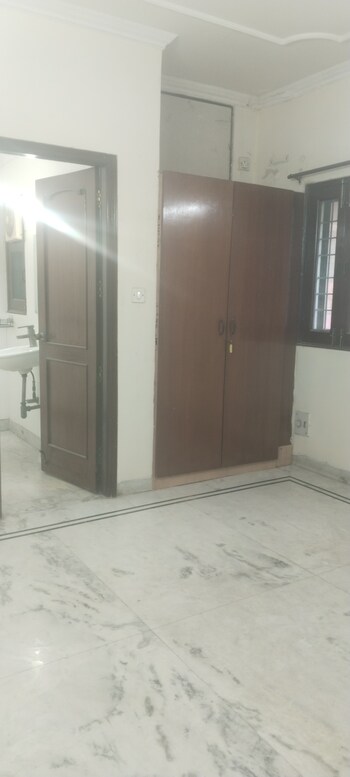 3 BHK Flat for Rent in Sarita Vihar, Delhi