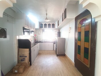 2.5 BHK Flat for Rent in Ic Colony, Mumbai
