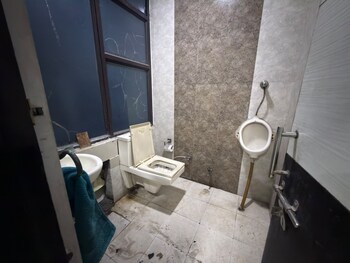 Office Space for Rent in Netaji Subhash Place, Delhi