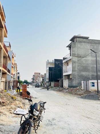 Gaur Yamuna City Plot