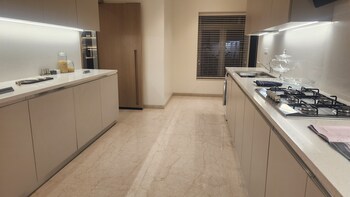 Oberoi Realty Esquire