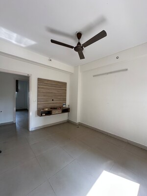 Room in 3.5 BHK Apartment at BPTP Park Prime, Sector 66 – for Rent