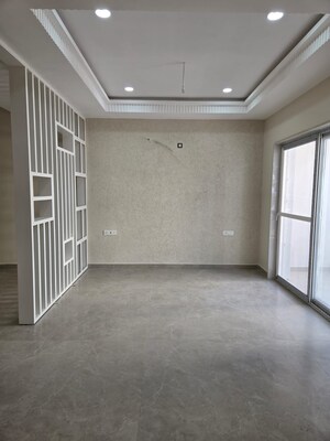 Room in 5 BHK Independent House at Sahastradhara Road – for Sale