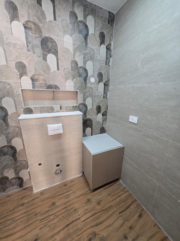 Bathroom, sahastradhara road 5 Bedroom 161 Sq.Yd. Independent House In Sahastradhara Road Dehradun 10777666