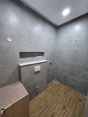 Bathroom in 5 BHK Independent House at Sahastradhara Road – for Sale