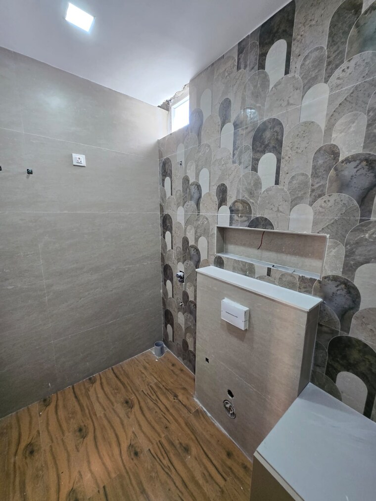 Bathroom, sahastradhara road 5 Bedroom 161 Sq.Yd. Independent House In Sahastradhara Road Dehradun 10777666