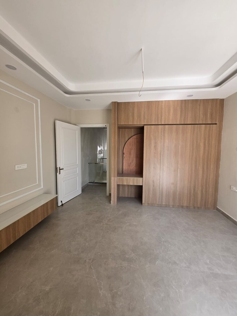 Room, sahastradhara road 5 Bedroom 161 Sq.Yd. Independent House In Sahastradhara Road Dehradun 10777666