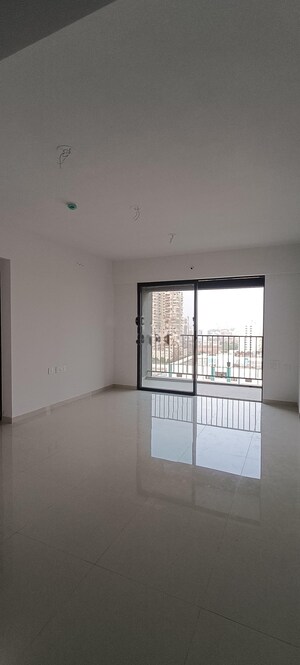 Room in 2 BHK Apartment at Manav La Centra, Tathawade – for Rent