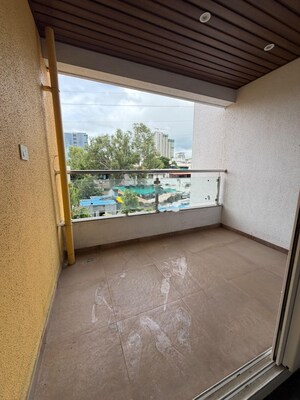Room in 2 BHK Apartment at Northcape Venicia, Baner – for Rent