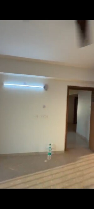 Room in 2 BHK Apartment at Godrej Woods, Sector 43 – for Rent