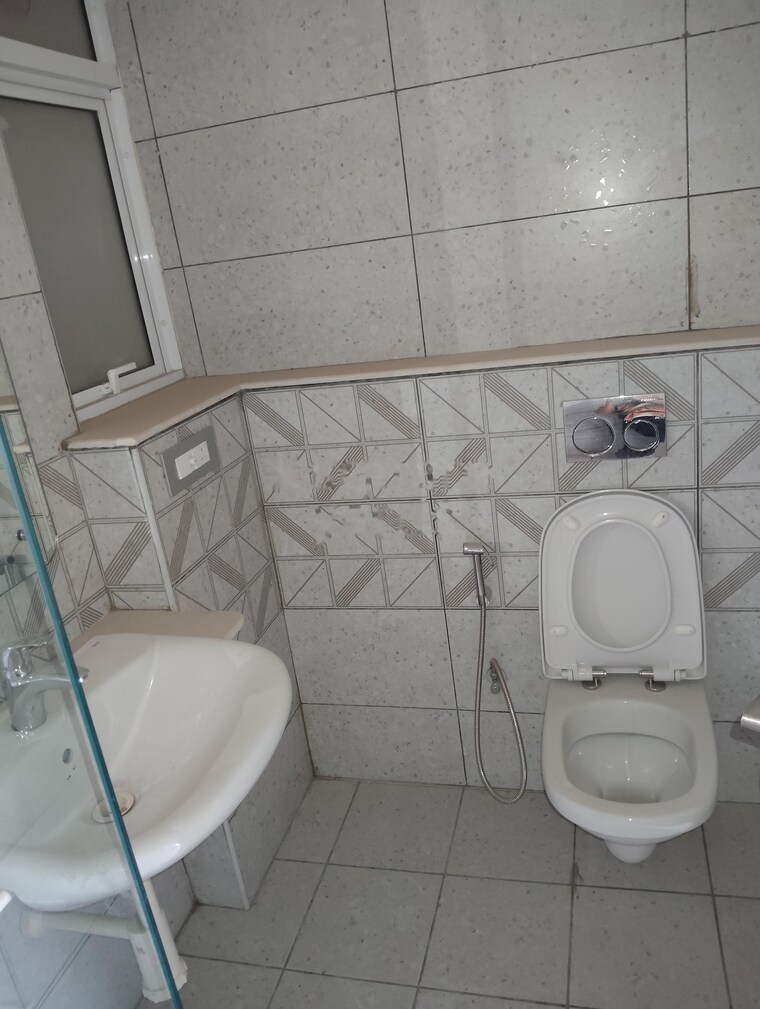 Bathroom, ashiana-malhar 2 Bedroom 920 Sq.Ft. Apartment In Hinjewadi Pune 10777686