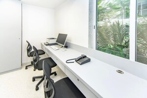  Office Space For Rent in Shah And Nahar Industrial Estate, Worli