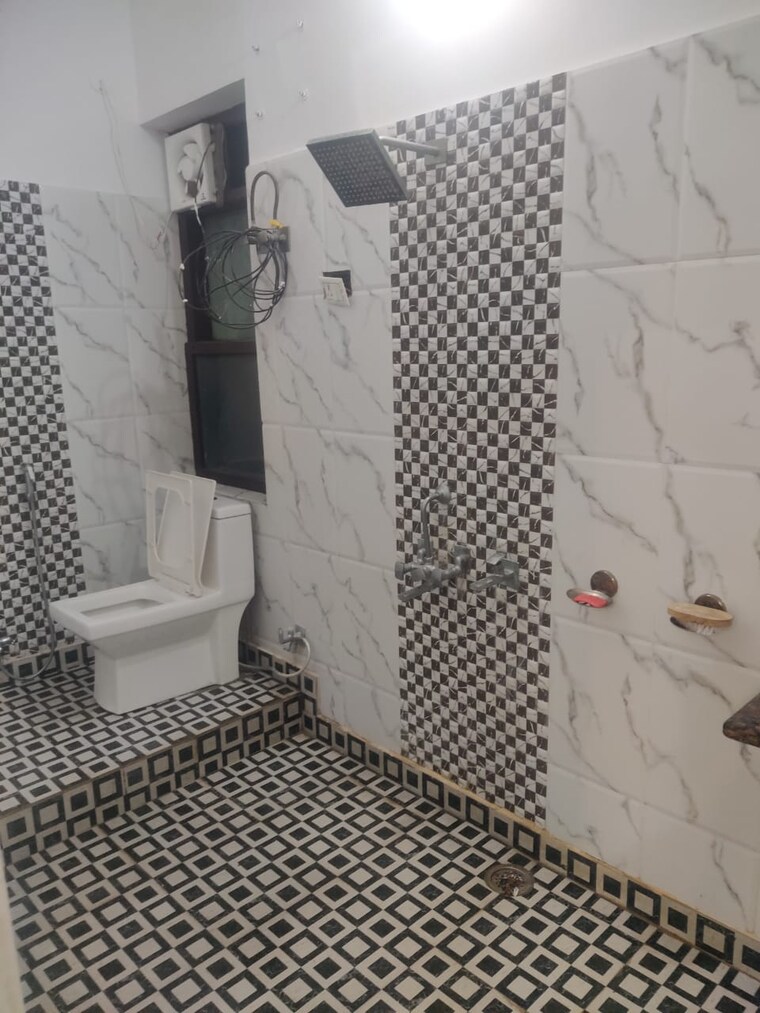 Bathroom, gail-society 3 Bedroom 1300 Sq.Ft. Independent House In Pi Greater Noida Greater Noida 10777698