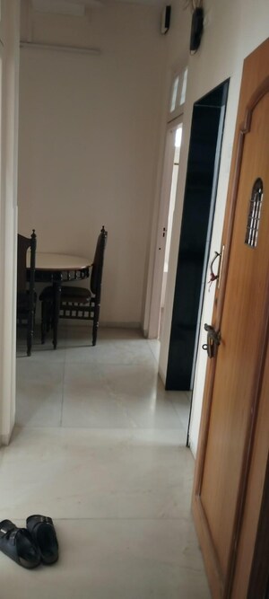 Building Lobby in 2 BHK Apartment at Matunga West – for Rent