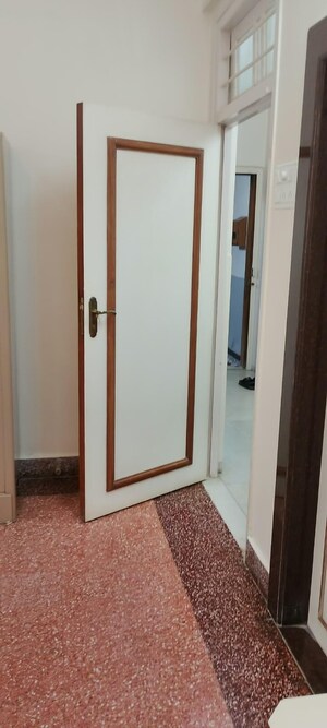 Building Lobby in 2 BHK Apartment at Matunga West – for Rent